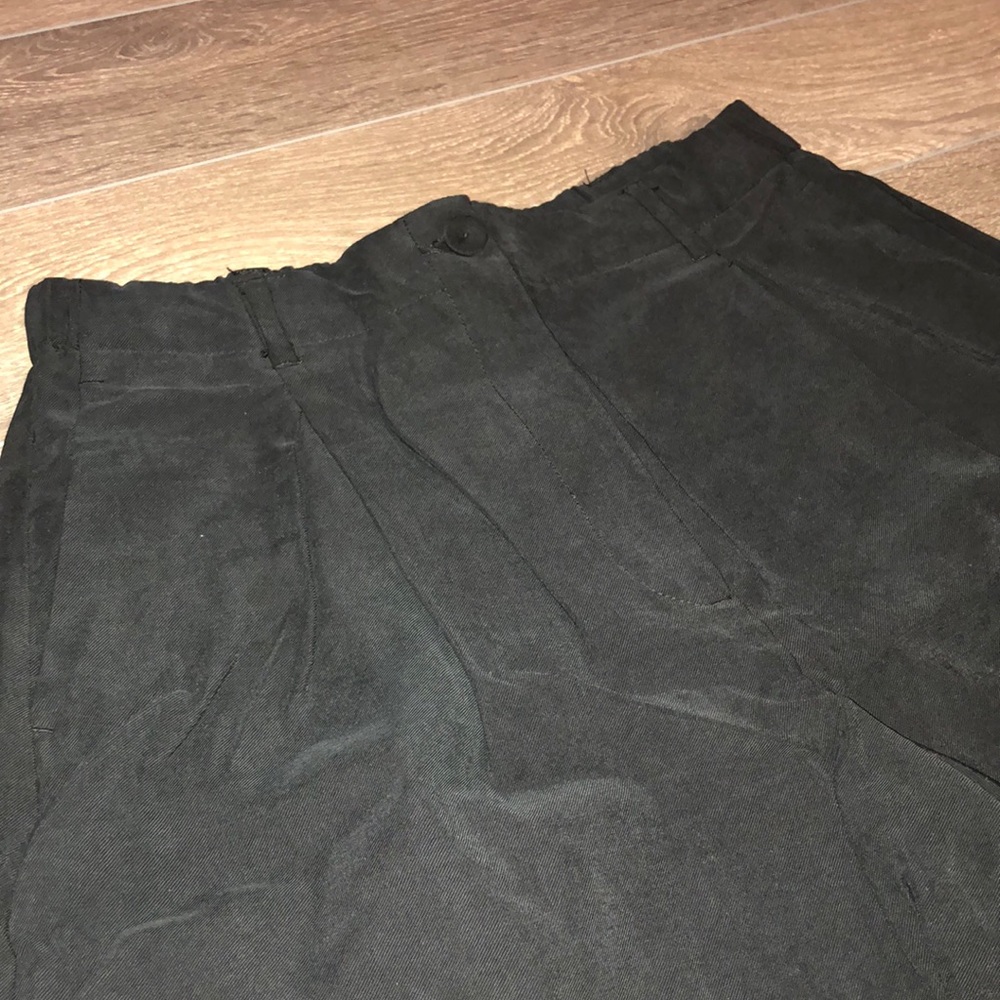 Shorts - Picture 2 of 6